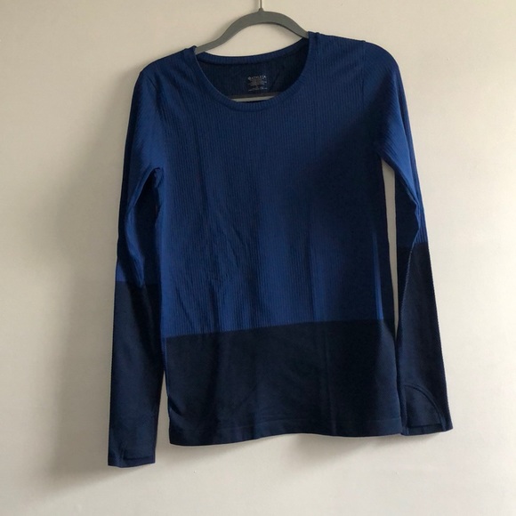 Athleta Tops - Athleta long sleeve like new